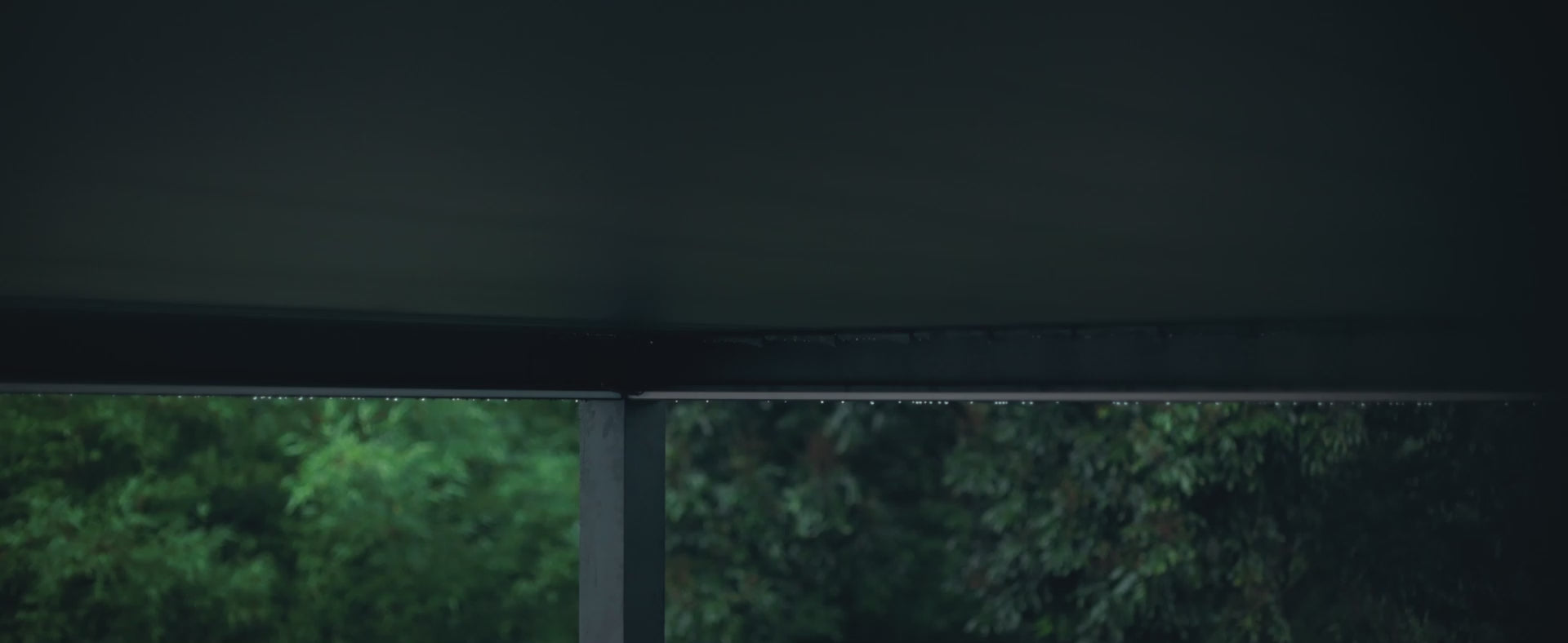 Load video: Louvered Pergola -Luxpatio