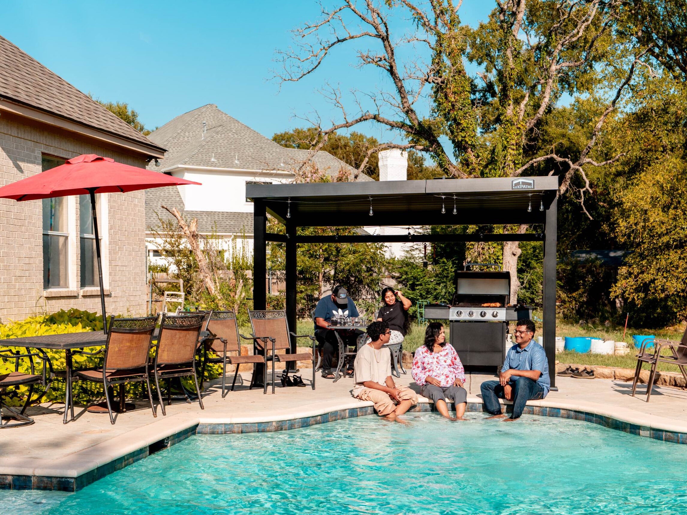 Grill Louvered Pergola Lite