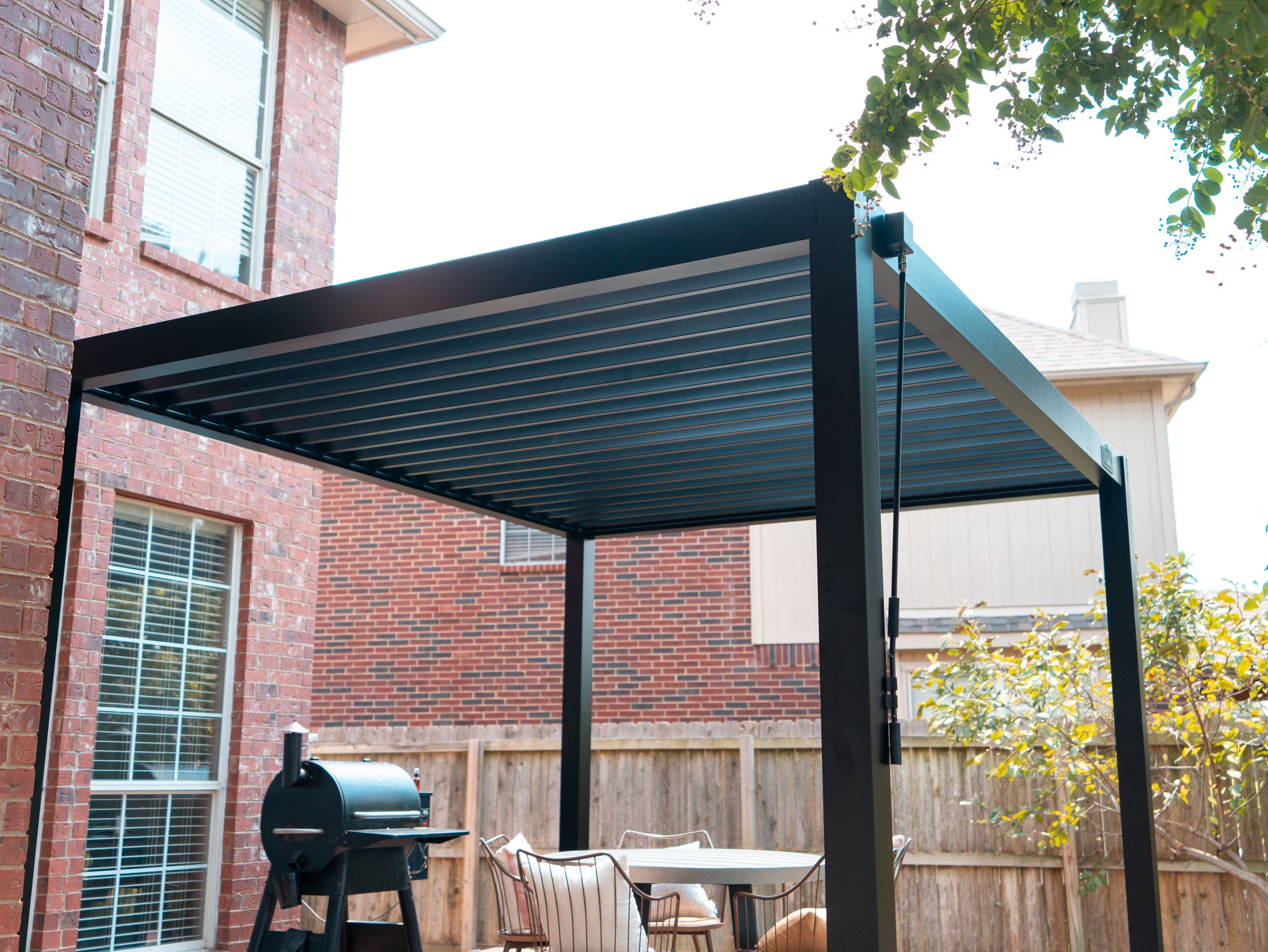 Aluminum Louvered Pergola