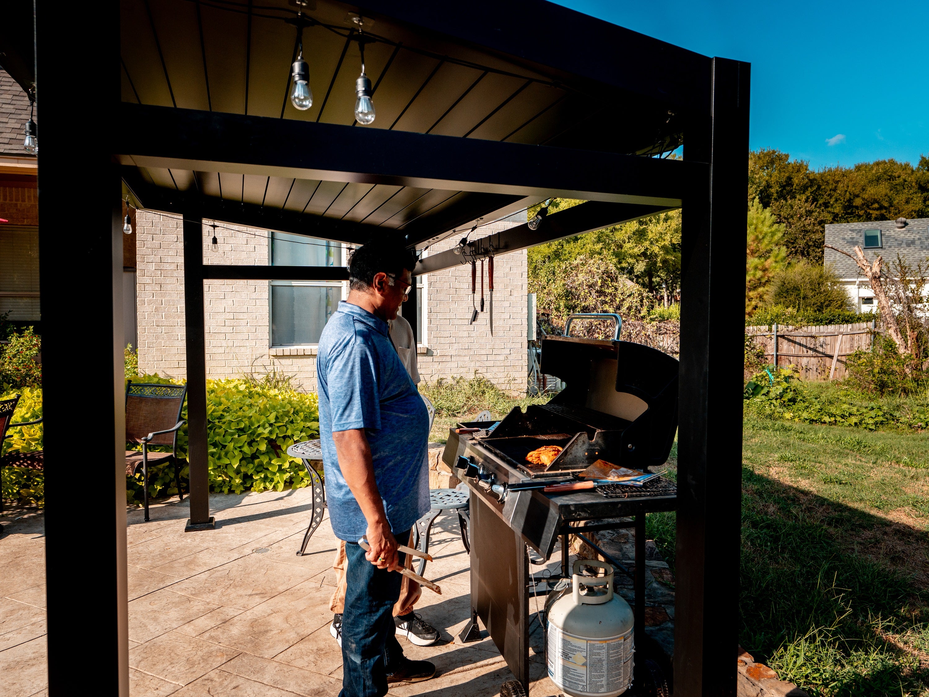 Grill Louvered Pergola Lite