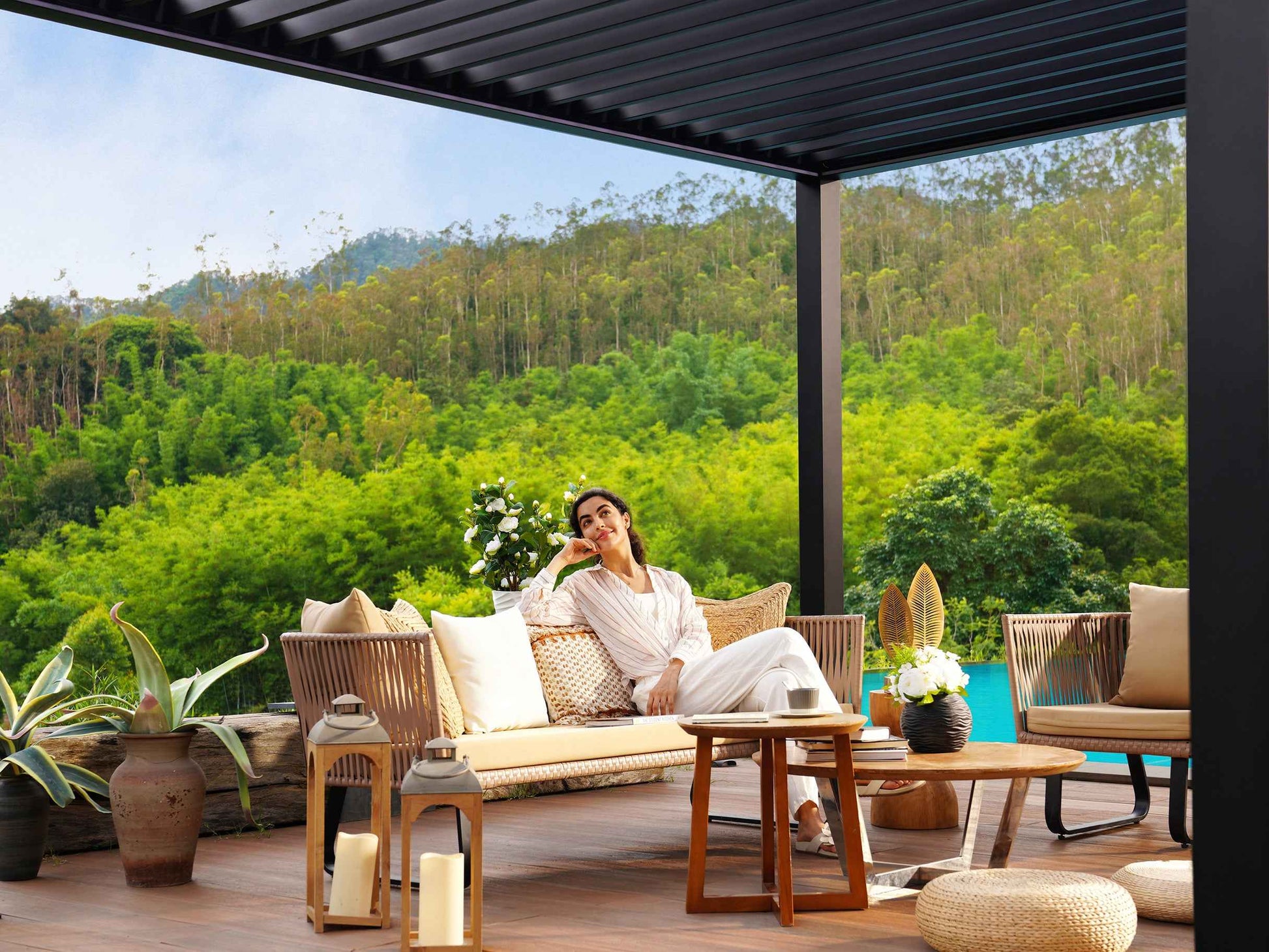 Aluminum Louvered Pergola