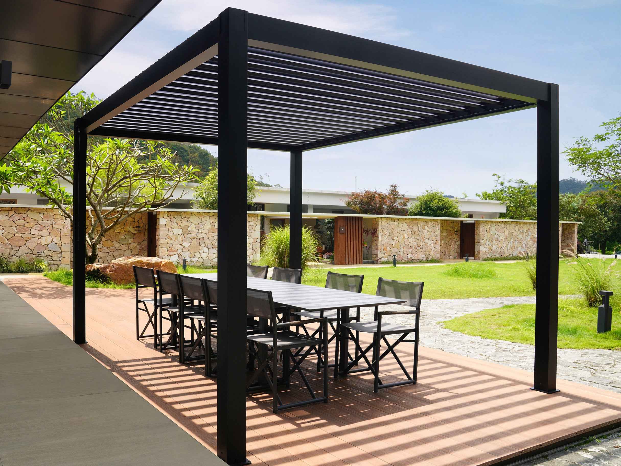 Aluminum Louvered Pergola