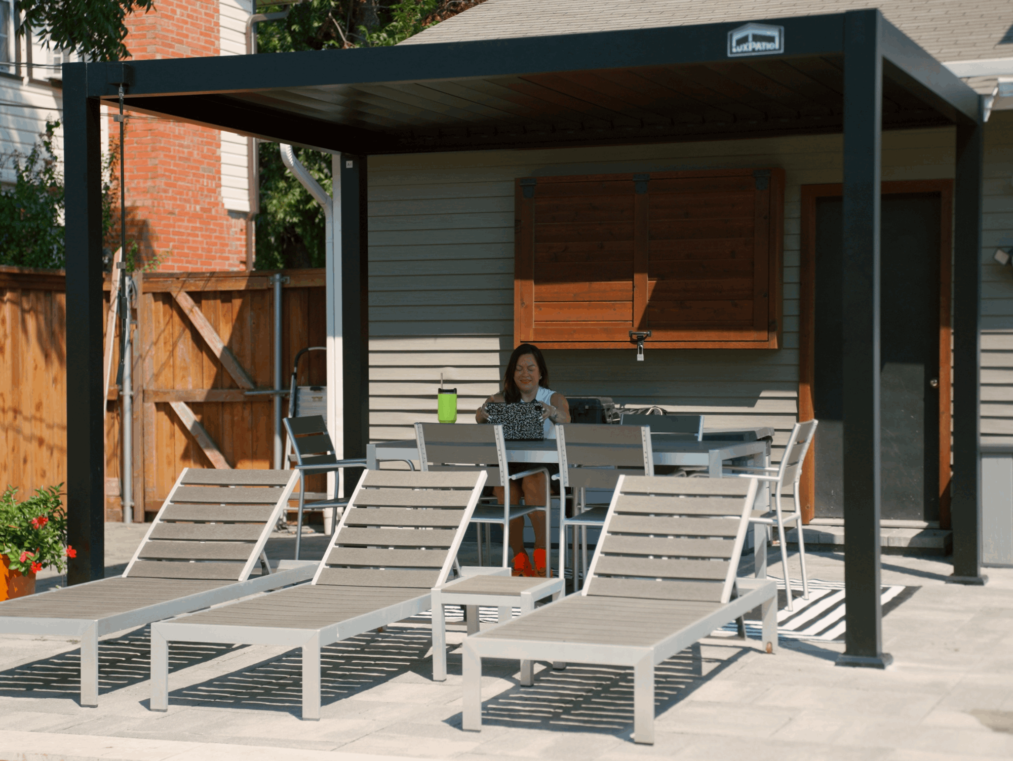 Aluminum Louvered Pergola